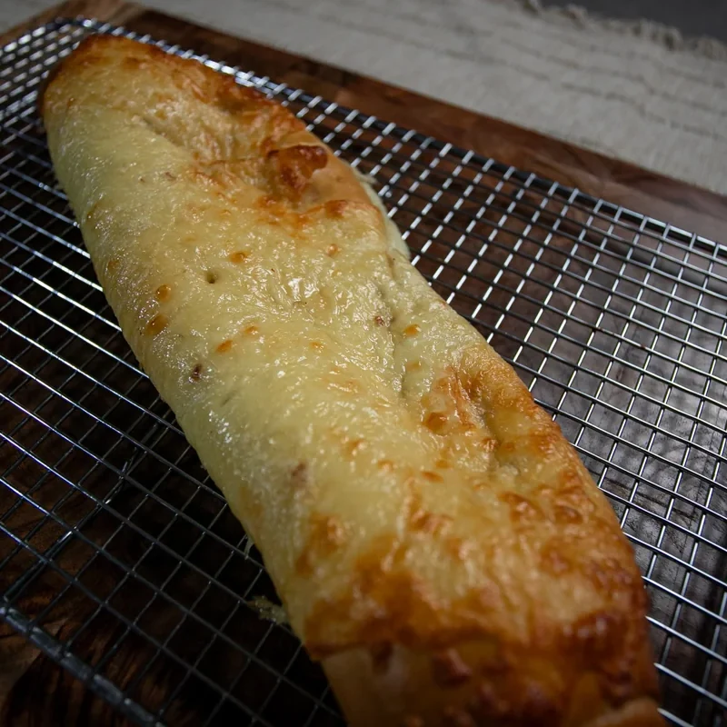 Pan de queso completo con acabado gratinado